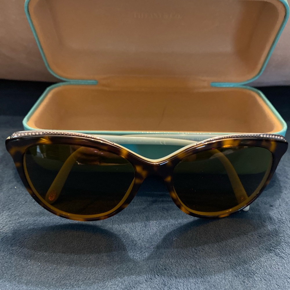 Tiffany & Co. Tortoiseshell Cat-Eye Sunglasses TF 2147B